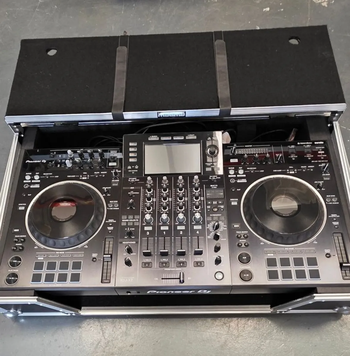 Pioneer XDJ XZ with Magma Flight case - Image 1