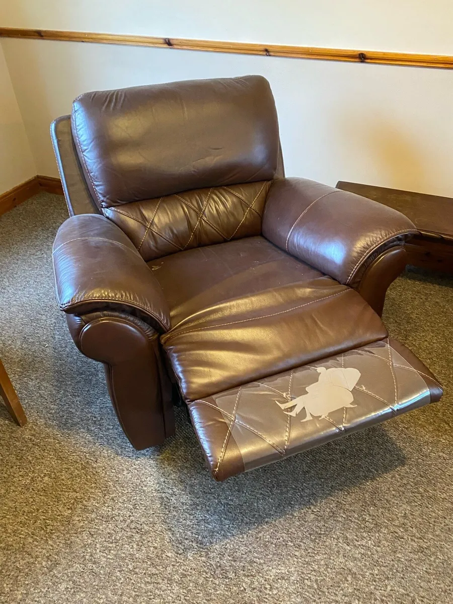 Sofa, coffee tables, wardrobes, bed - Image 4