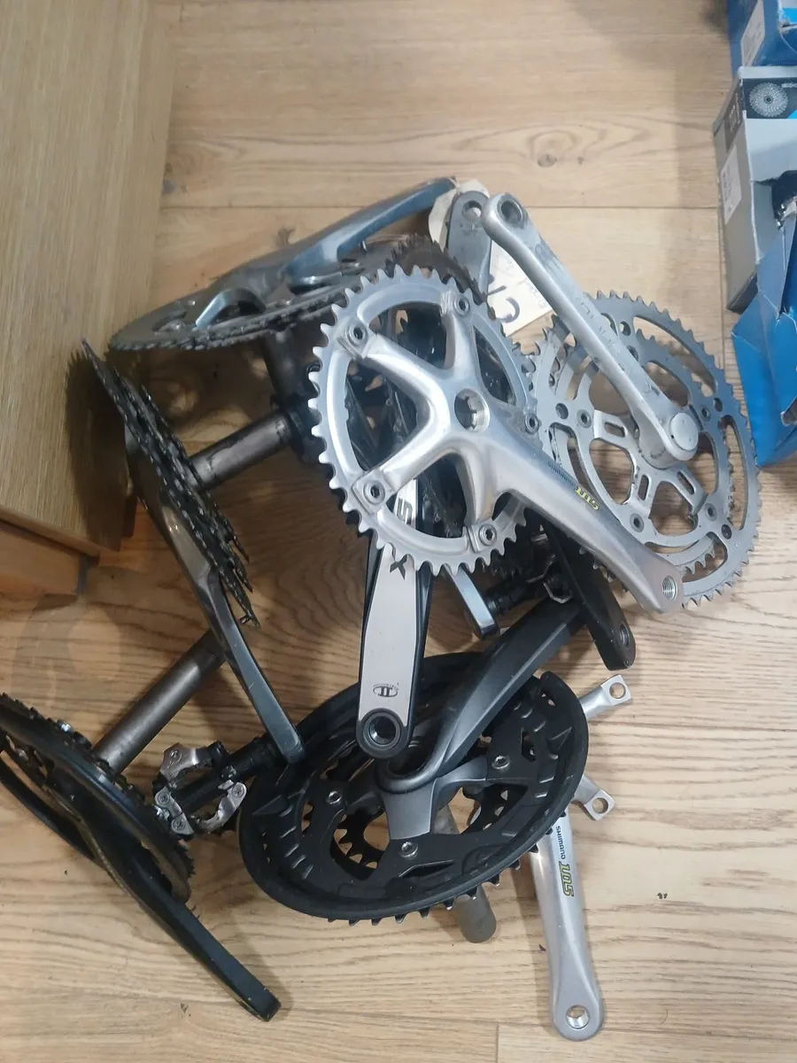 SELECTION OF SHIMANO CHAIN SETS