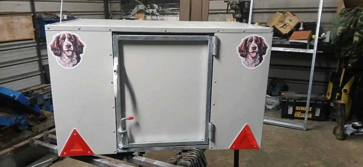 Dog transport box - Image 1