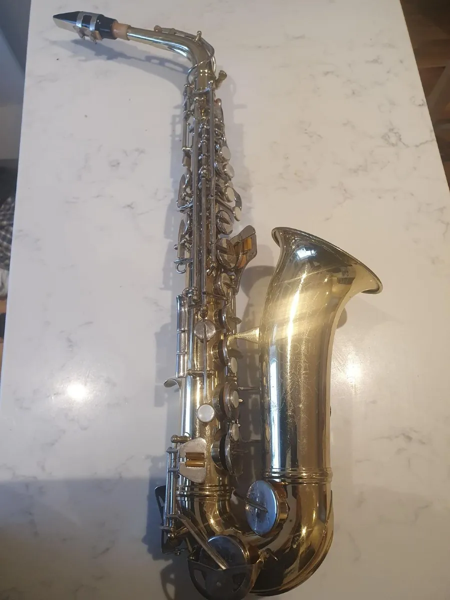 Alto Sax - Conn (like new) - Image 1