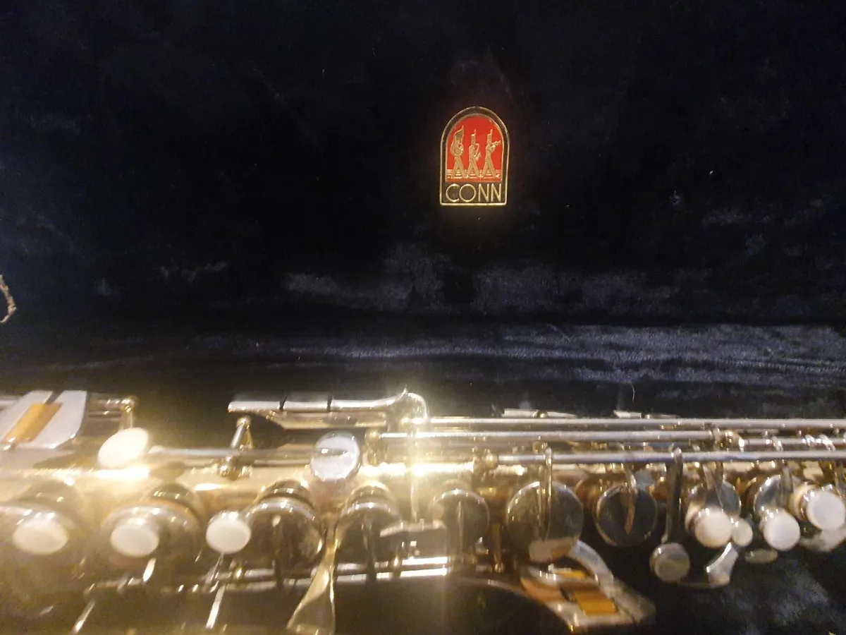 Alto Sax - Conn (like new) - Image 4
