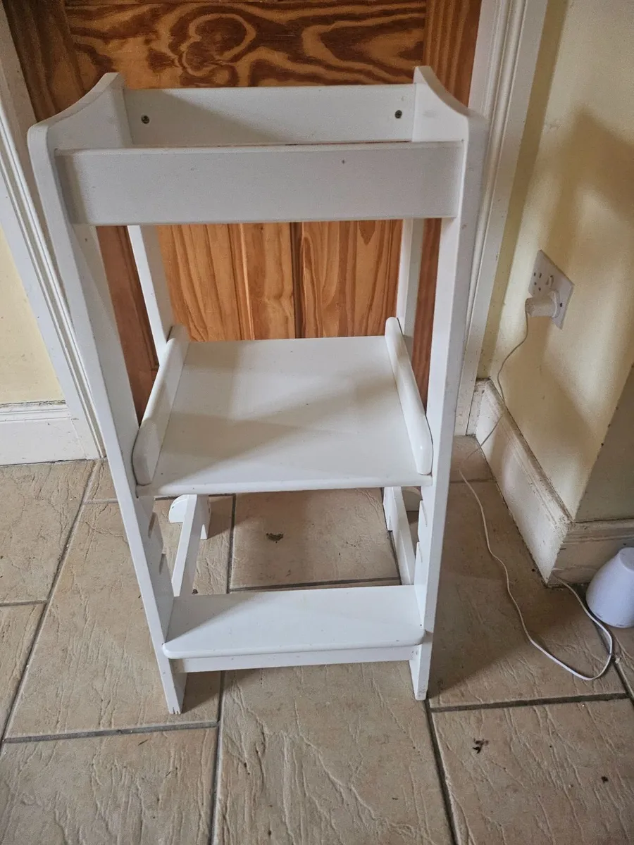 Toddler helper step - Image 2