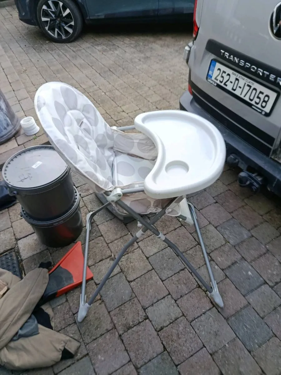 Baby high chair - Image 1