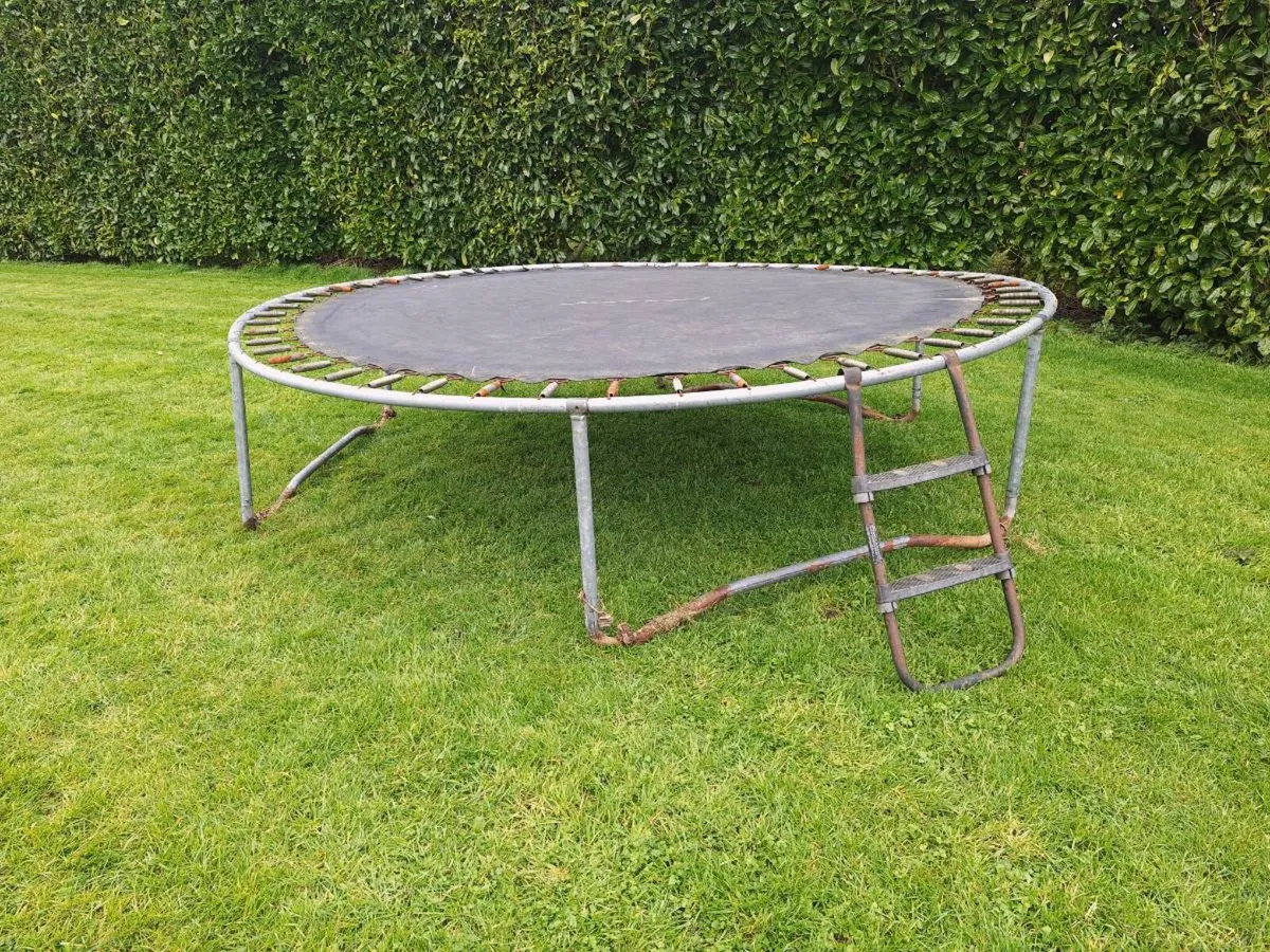 Trampoline