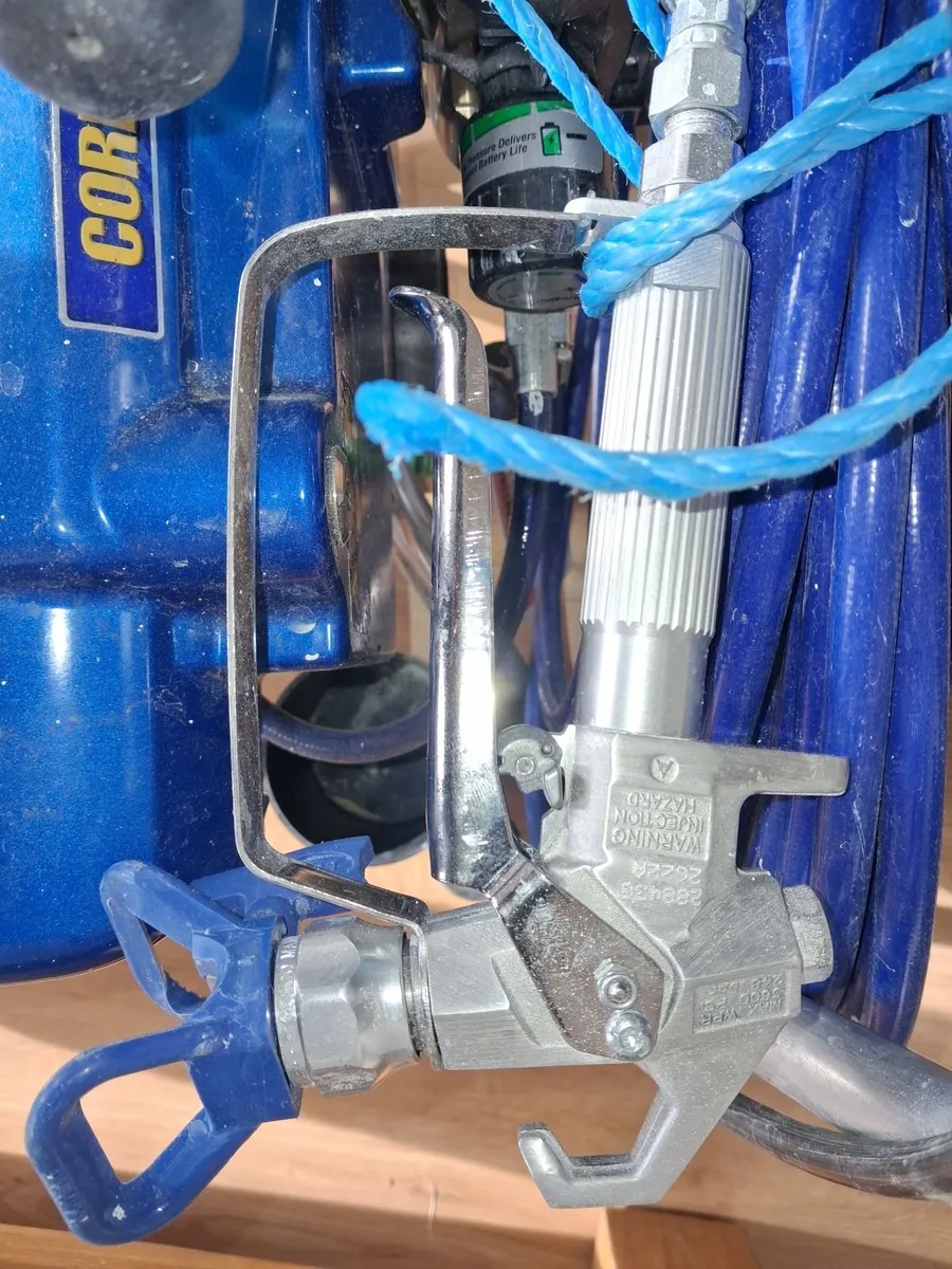 Graco Classic 390 PC Cordless Paint Sprayer - Image 2