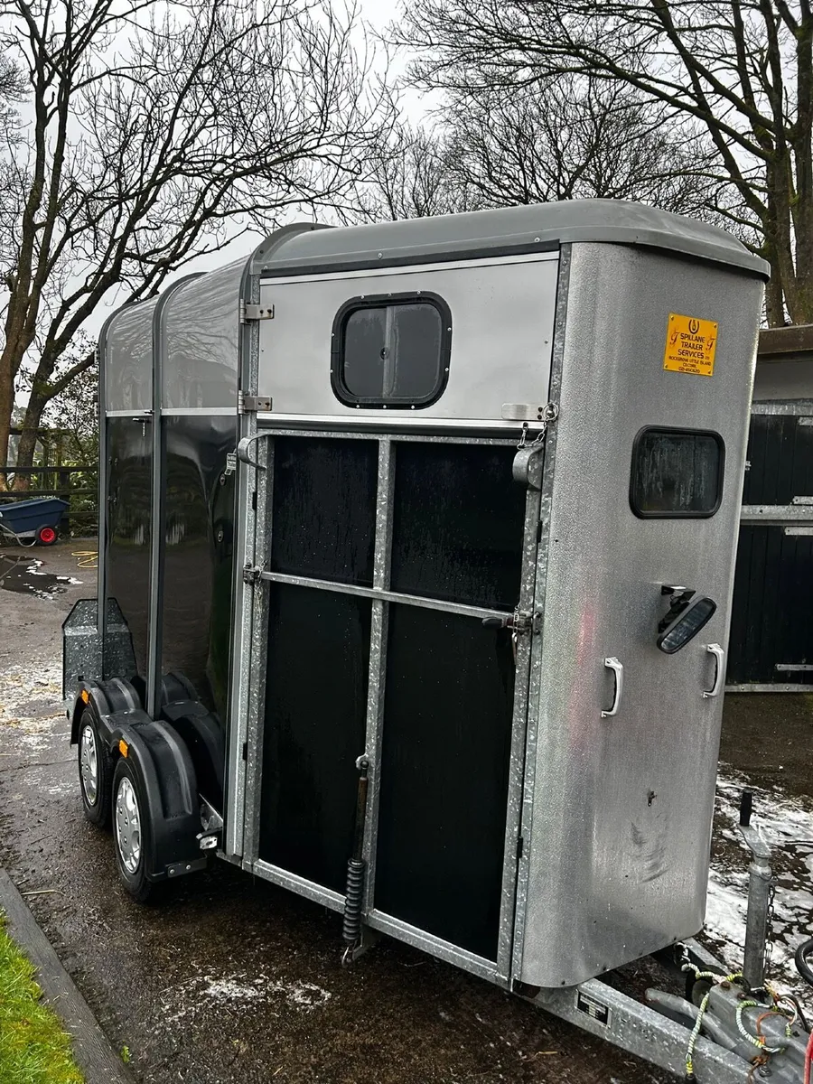 Horse box - Image 1