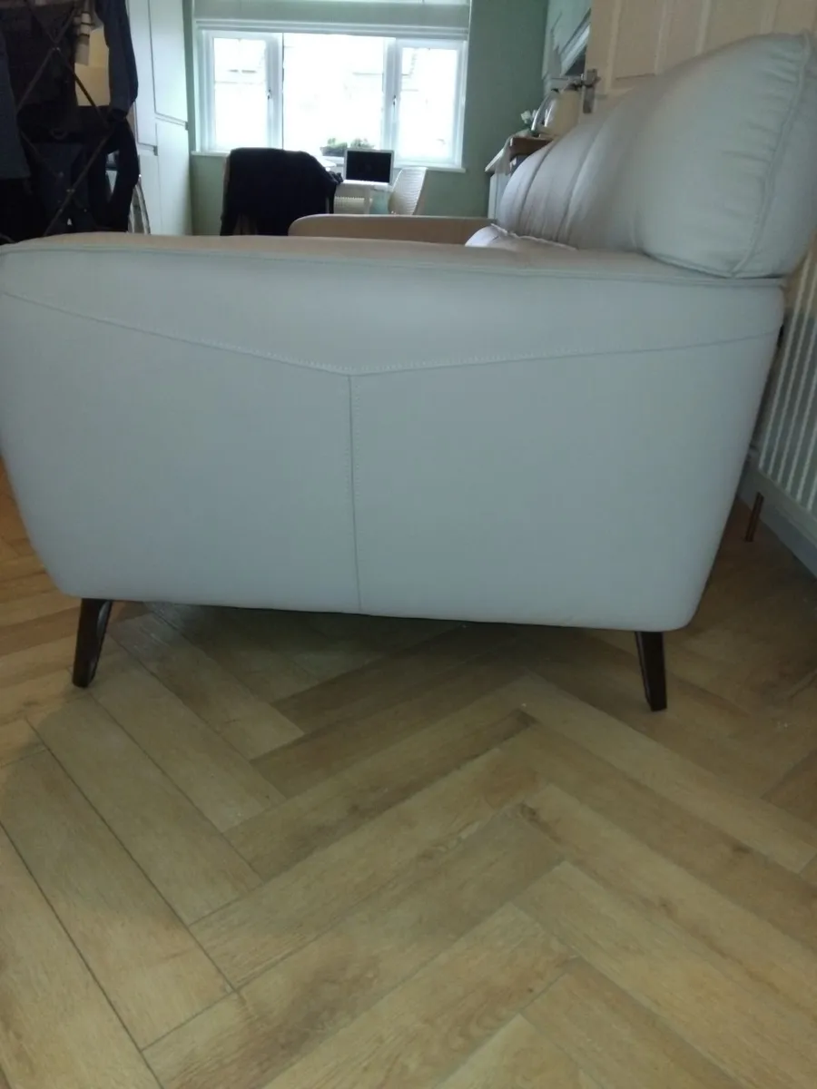 Leather 3 seater sofa - Image 3