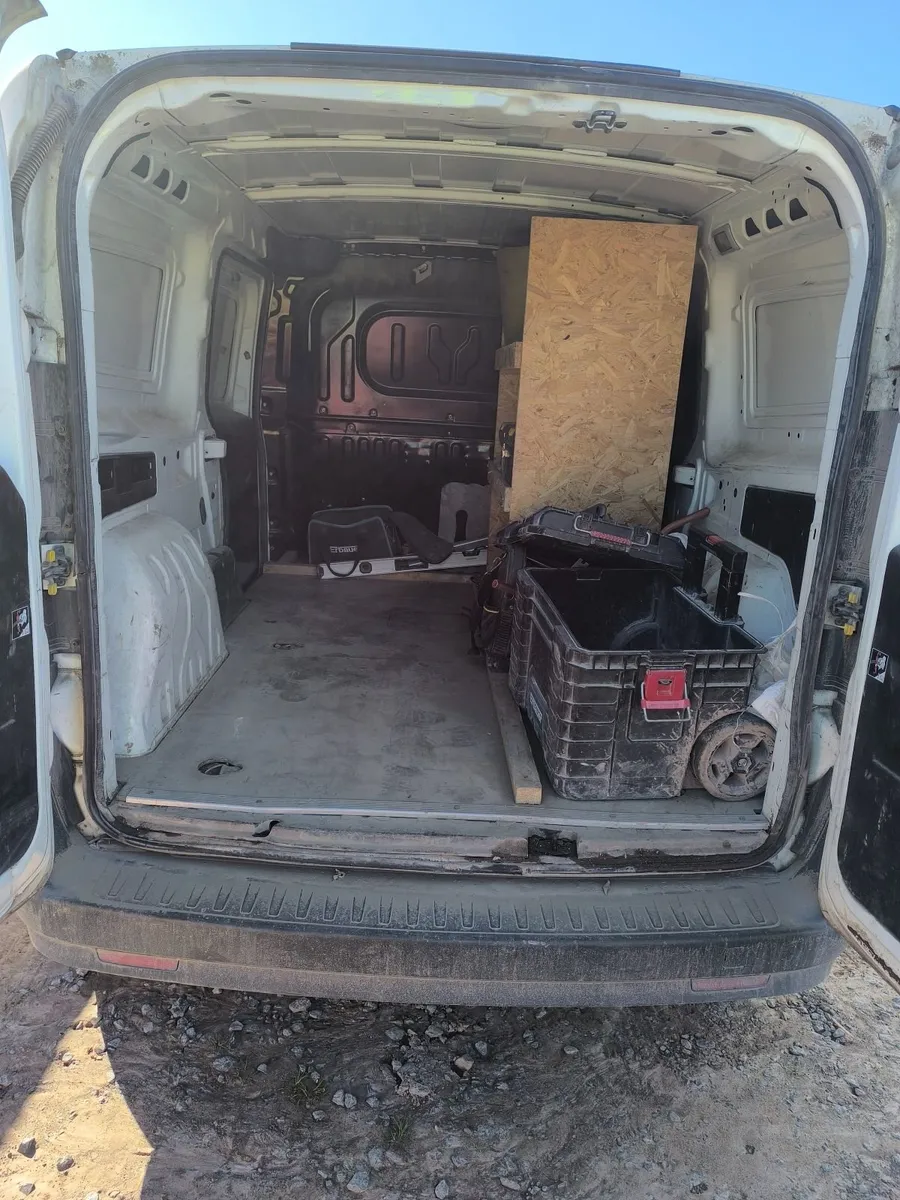 Fiat Doblo 2016 - Image 2