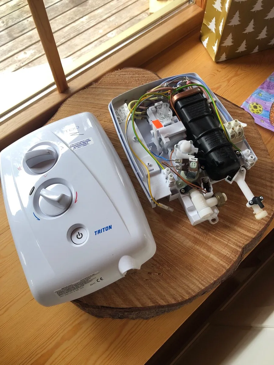 Triton T80 Silent Electric Shower - Image 1