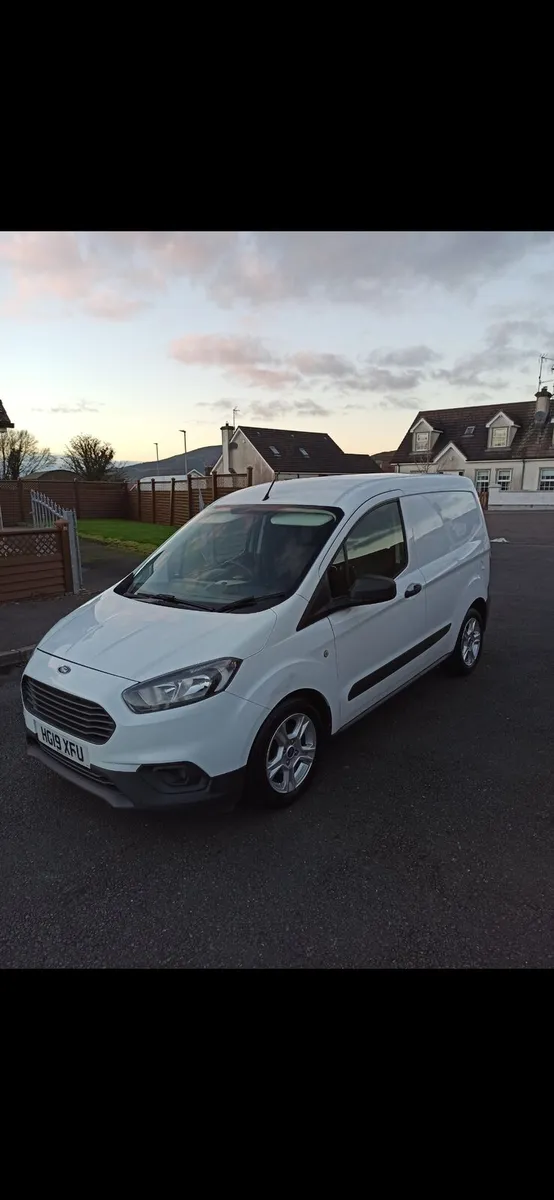 Ford Transit Courier Van - Image 4