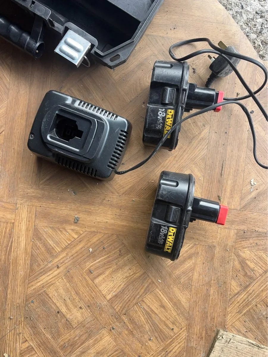 Old DeWalt batteries - Image 2