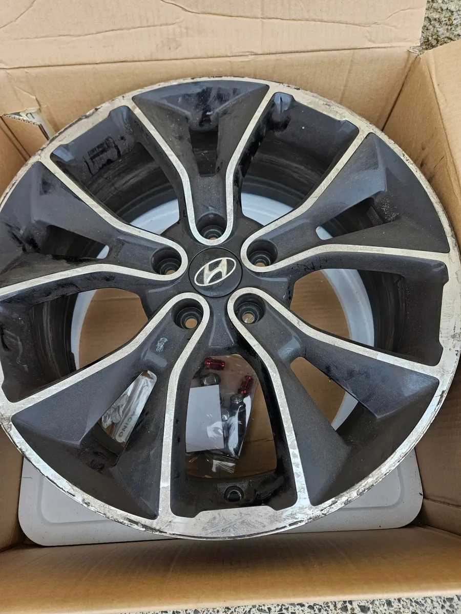 4x 19 inch Alloy Wheels from i30n Hyundai - Image 3