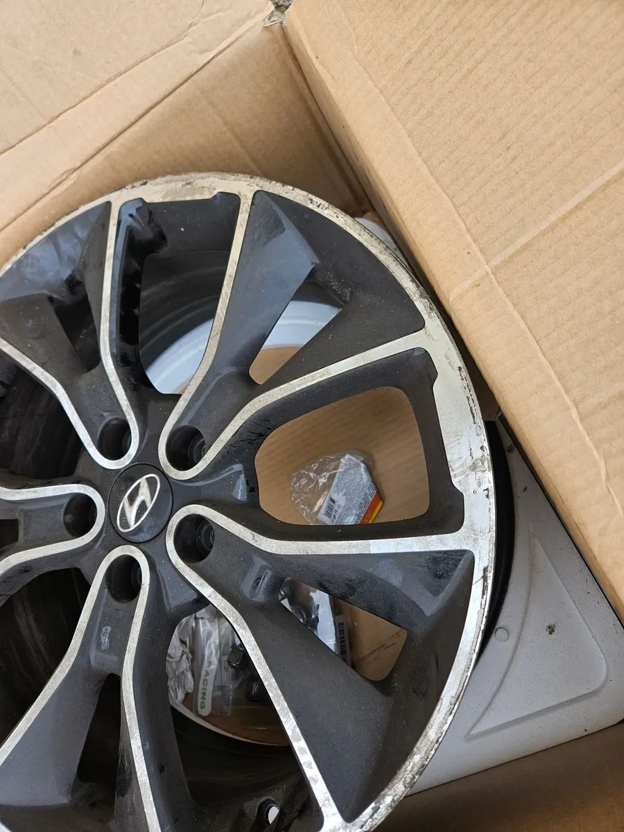 4x 19 inch Alloy Wheels from i30n Hyundai - Image 4