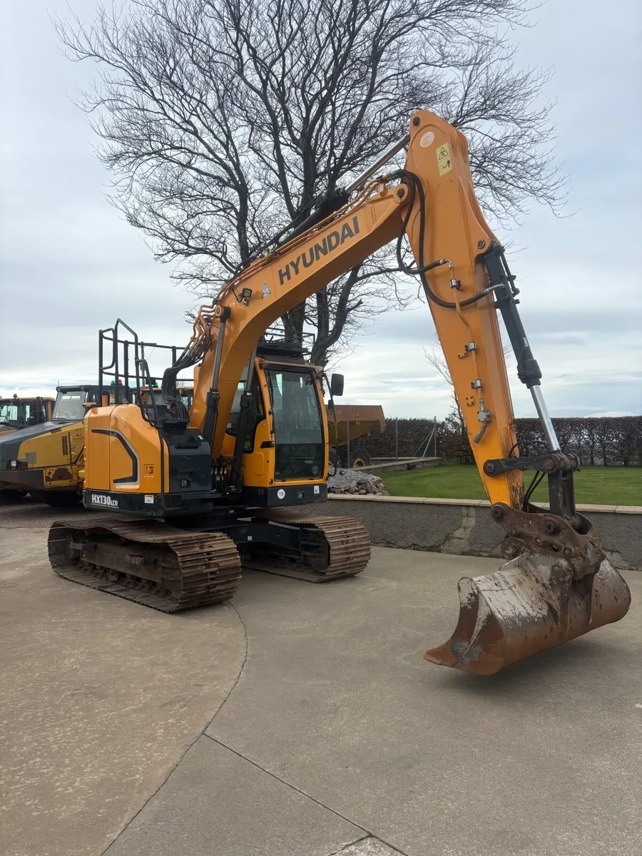 Hyundai HX130 LCR digger - Image 4