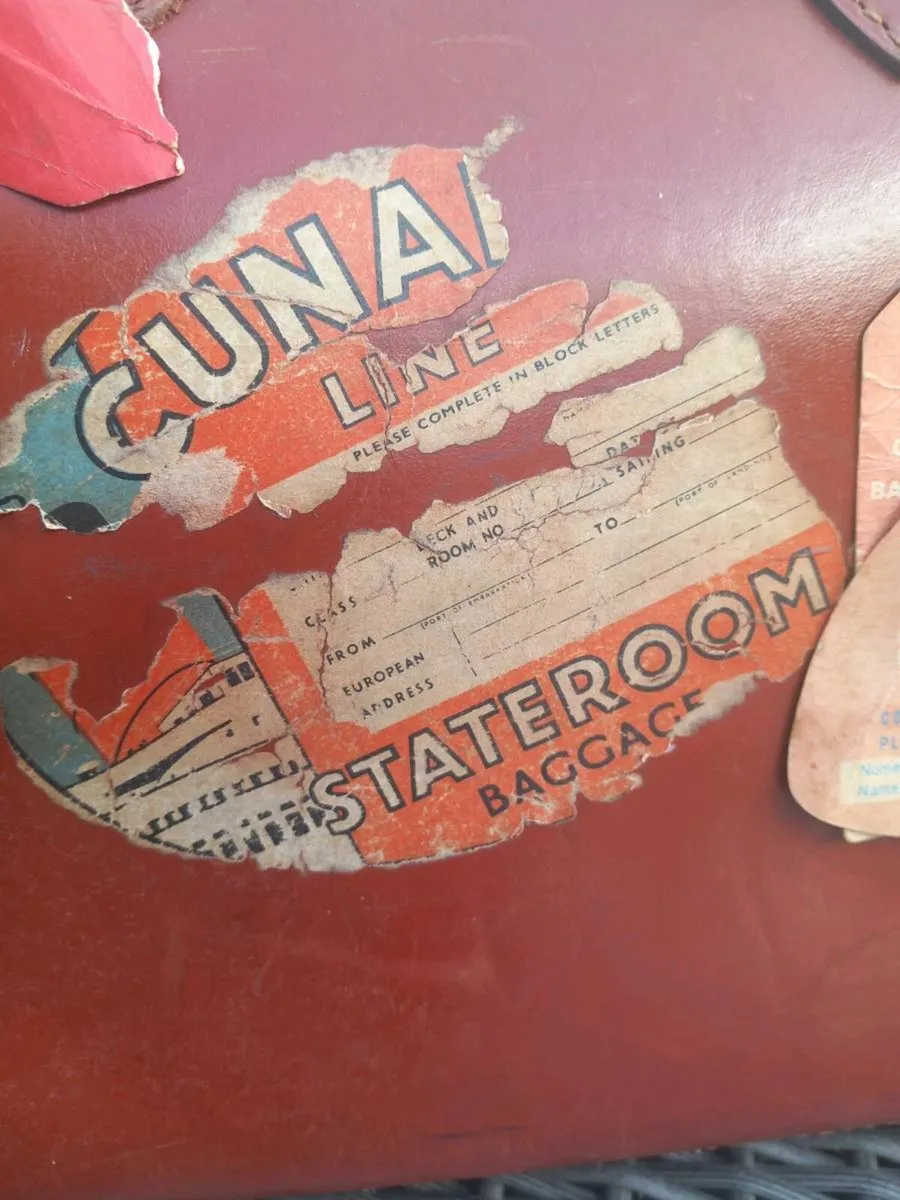 Vintage 50s doctor's leather bag, Cunard sticker - Image 3