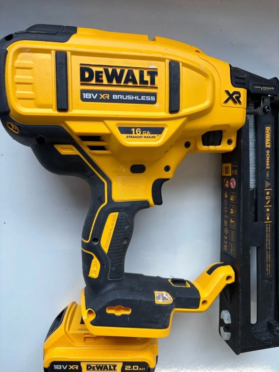 Dewalt 16g 2nd fix straight pinner dcn662 - Image 1