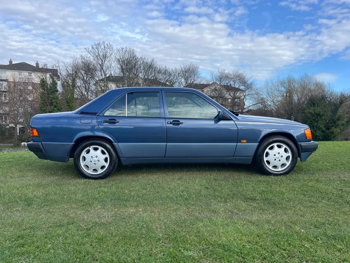 ONLINE AUCTION 1993 MERCEDES 190E 2.0 AUTO - Image 3
