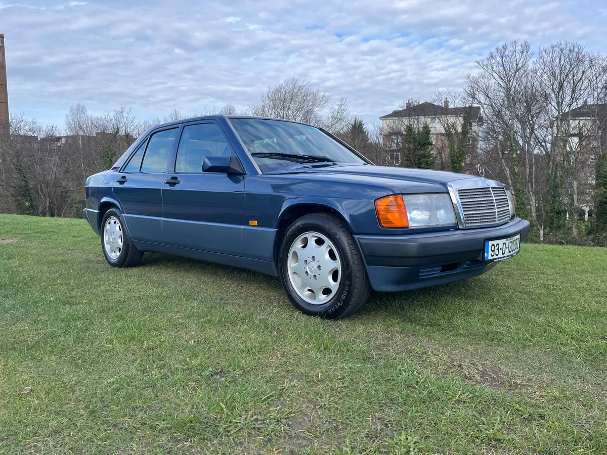 ONLINE AUCTION 1993 MERCEDES 190E 2.0 AUTO - Image 1
