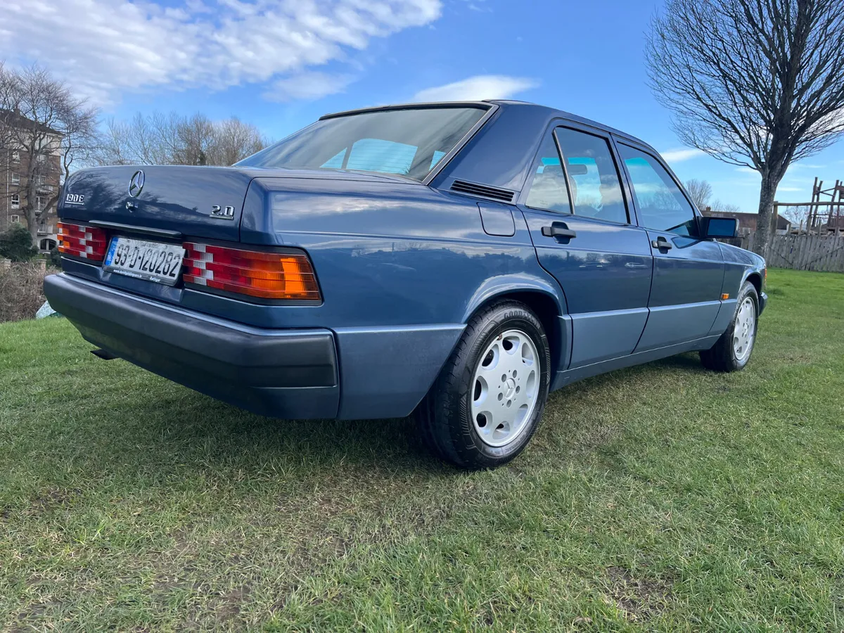 ONLINE AUCTION 1993 MERCEDES 190E 2.0 AUTO - Image 4