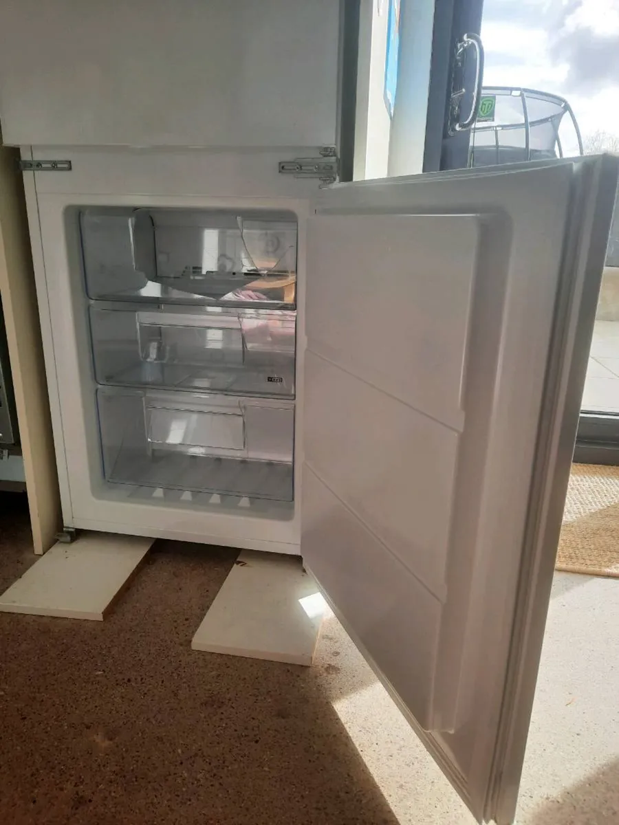 IKEA Isande Integrated Fridge-Freezer - Image 4