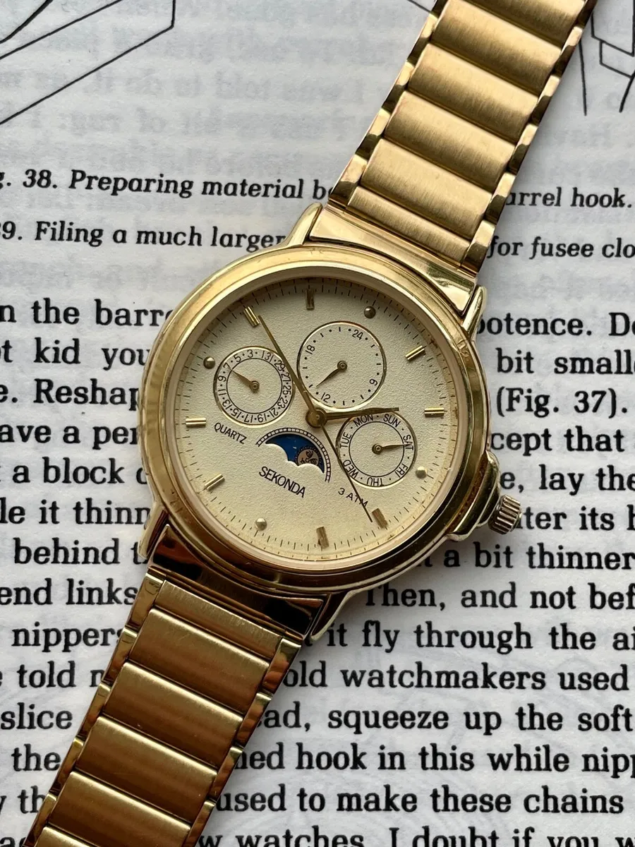 Sekonda Moonphase Gold Watch - Image 1