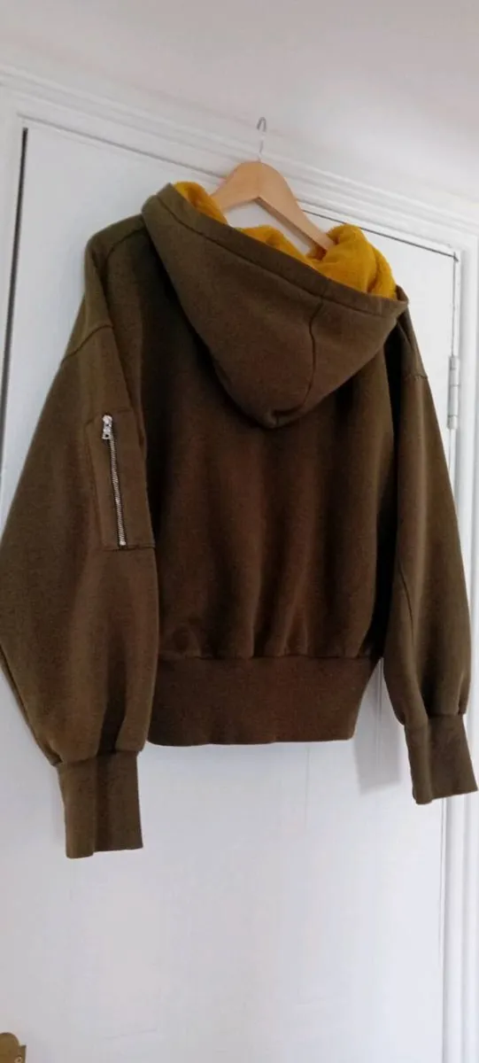 Bershka Zipper Jacket - Image 1