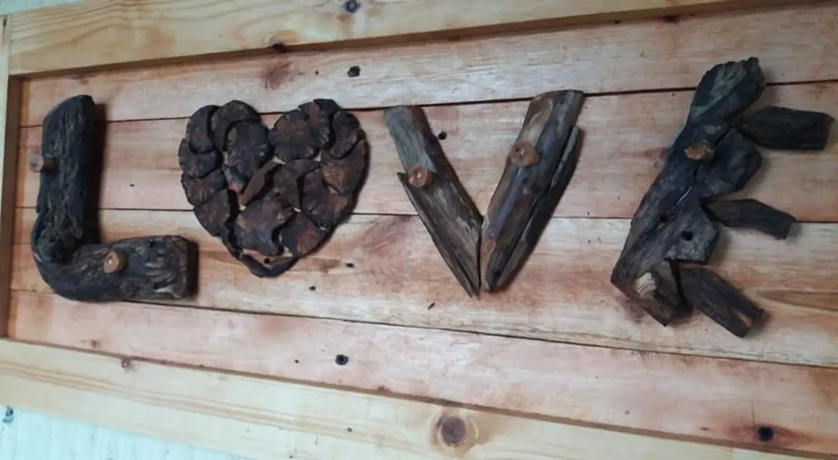 Rustic driftwood LOVE sign / Display - Image 3