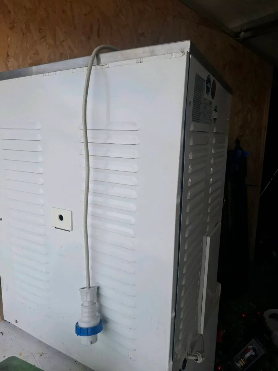 Cone machine ice cream BIB 301 Pro - Image 4