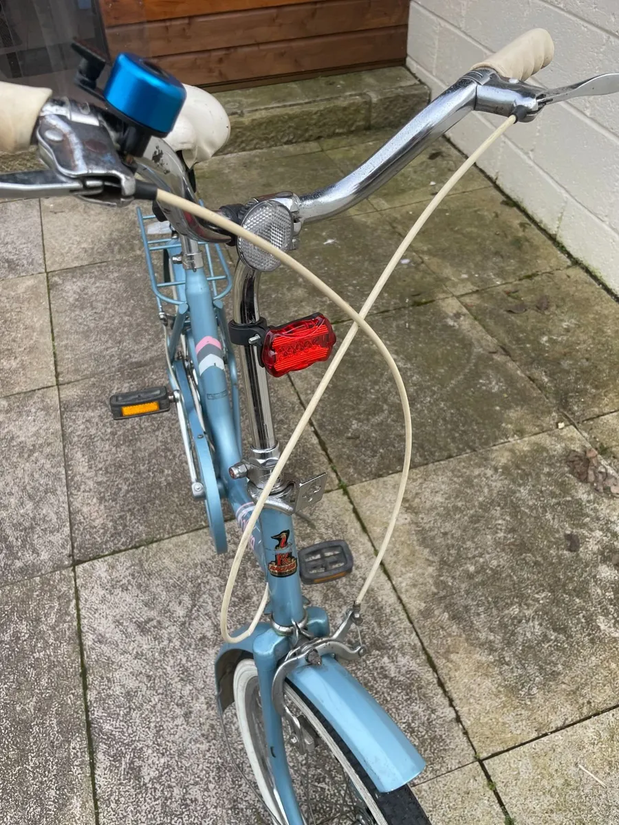 Ladies Vintage Bike - Image 3