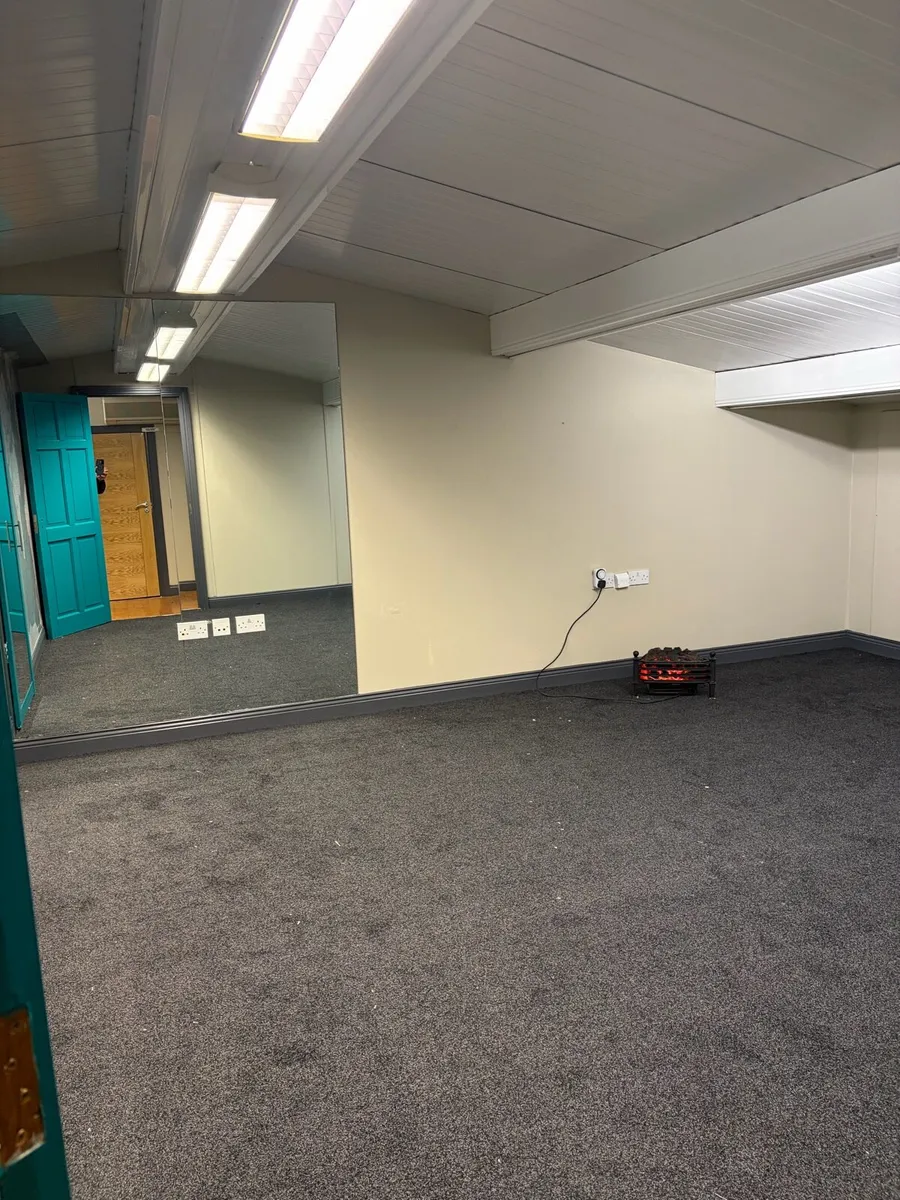Self contained OFFICE  , STUDIO, STORE - Image 4