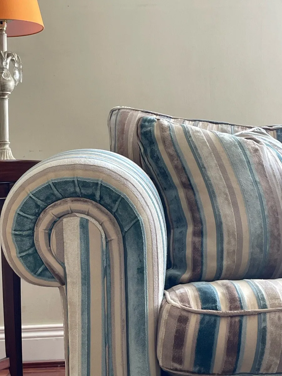 Duresta Waldorf 3 seater Sofa, Velvet Stripe - Image 4