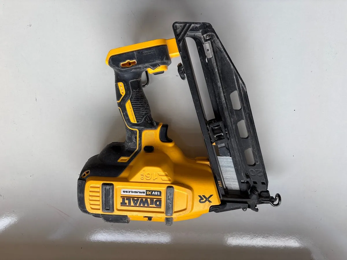 Dewalt dcn660 working 100% - Image 2