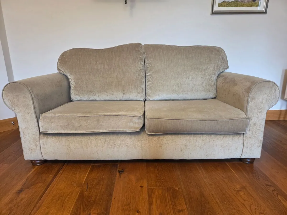 3 seater and 4 seater couch/reduced!!! - Image 1