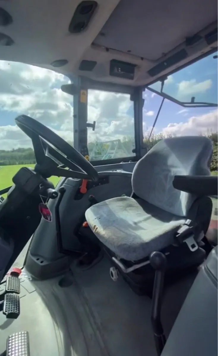 New Holland TL 100A - Image 3