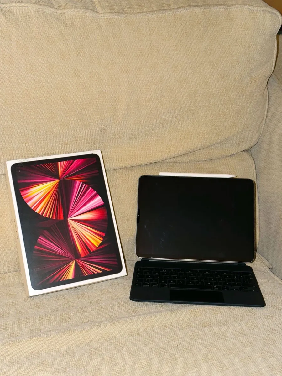iPad Pro 11” 1TB Bundle (Keyboard + Pencil) - Image 2