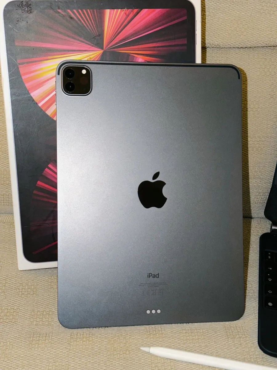 iPad Pro 11” 1TB Bundle (Keyboard + Pencil) - Image 3