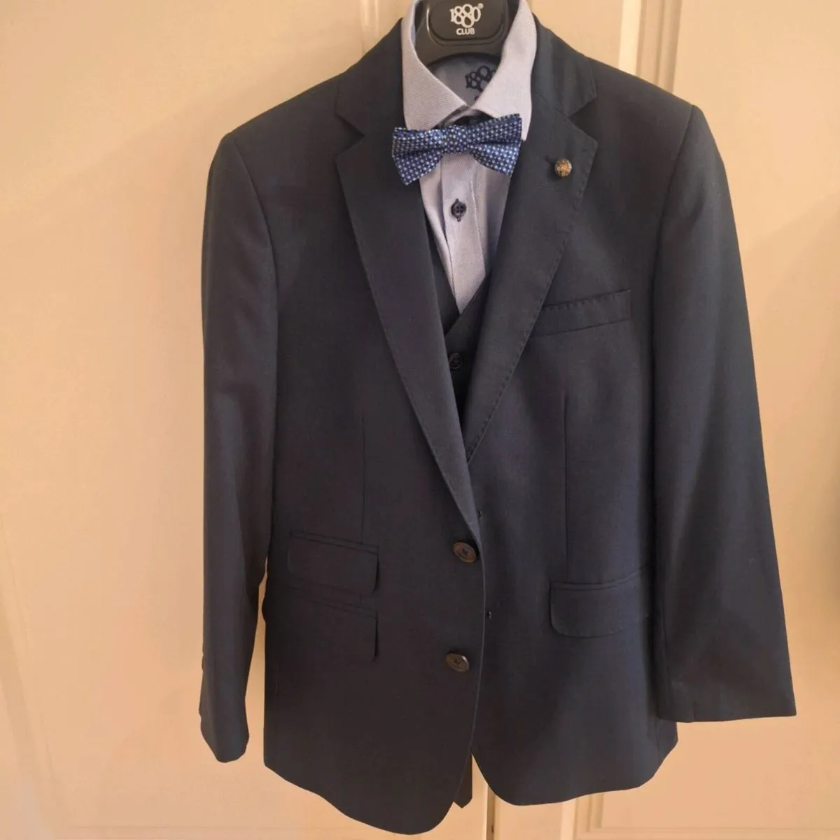 Three suits - Image 3