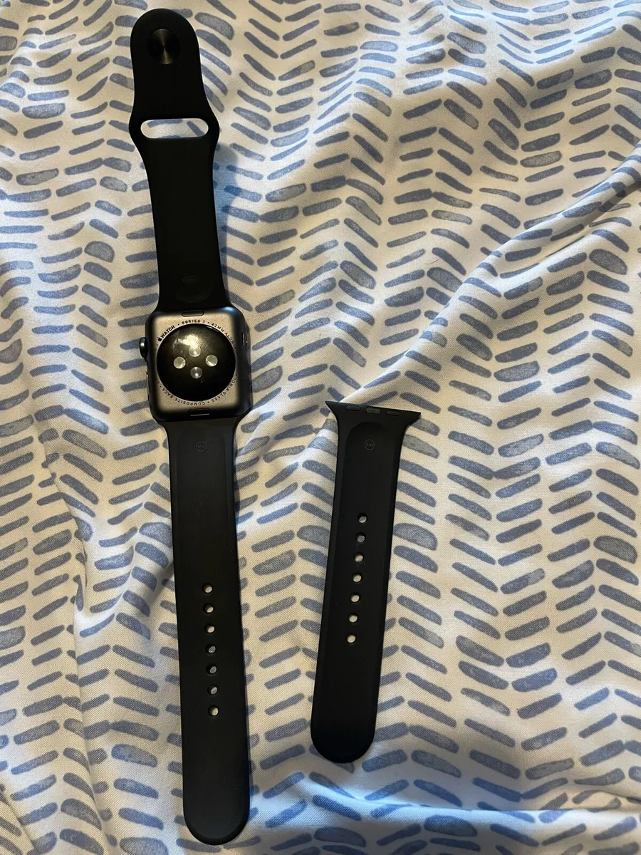 Apple Watch Series 3  like new - Image 4