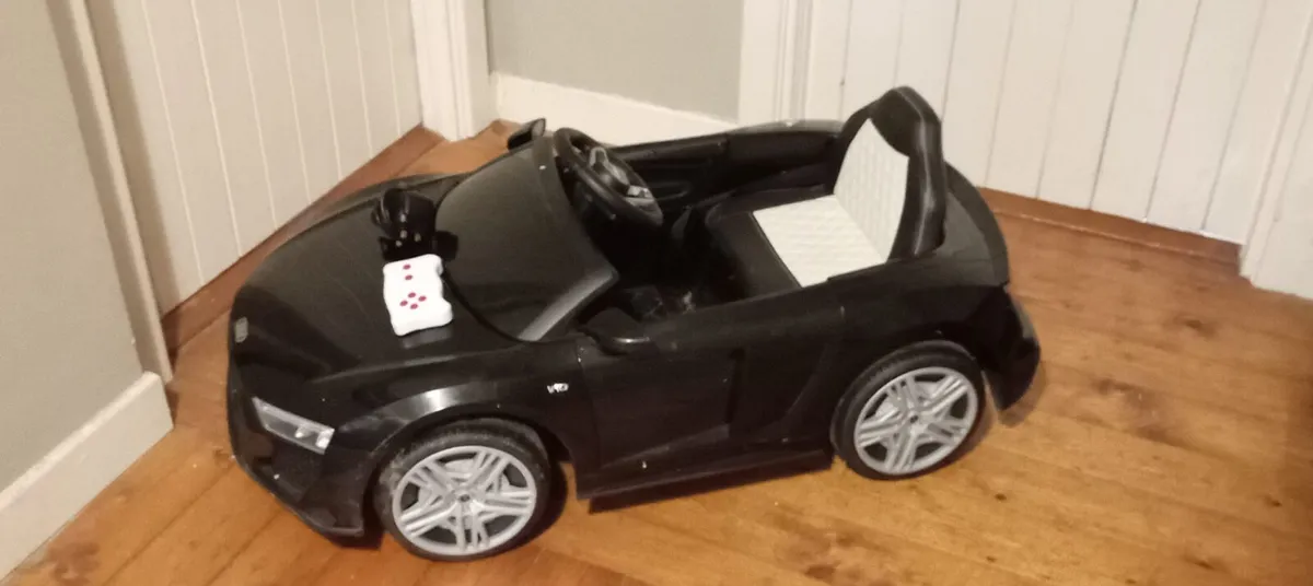Audi R8 Spyder ride on car - Image 2