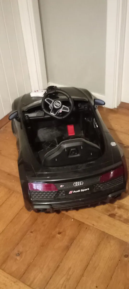 Audi R8 Spyder ride on car - Image 3