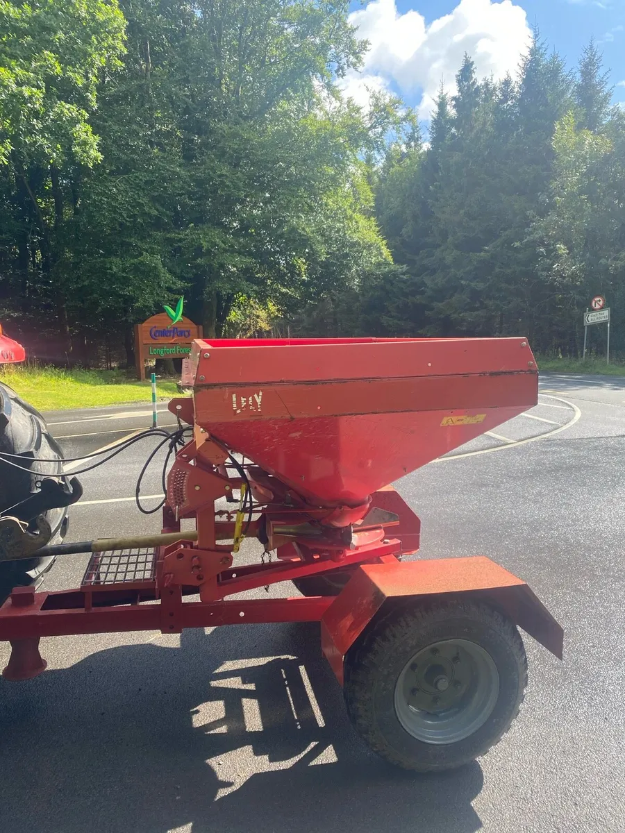 Fertilizer spreader - Image 3