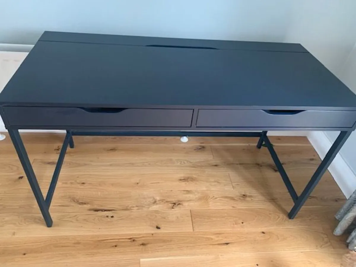 Office desks - Image 1