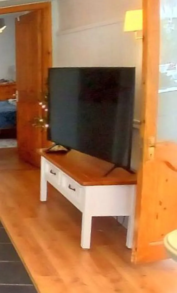 For free! TV Stand unit side table 47 x 18inches - Image 2