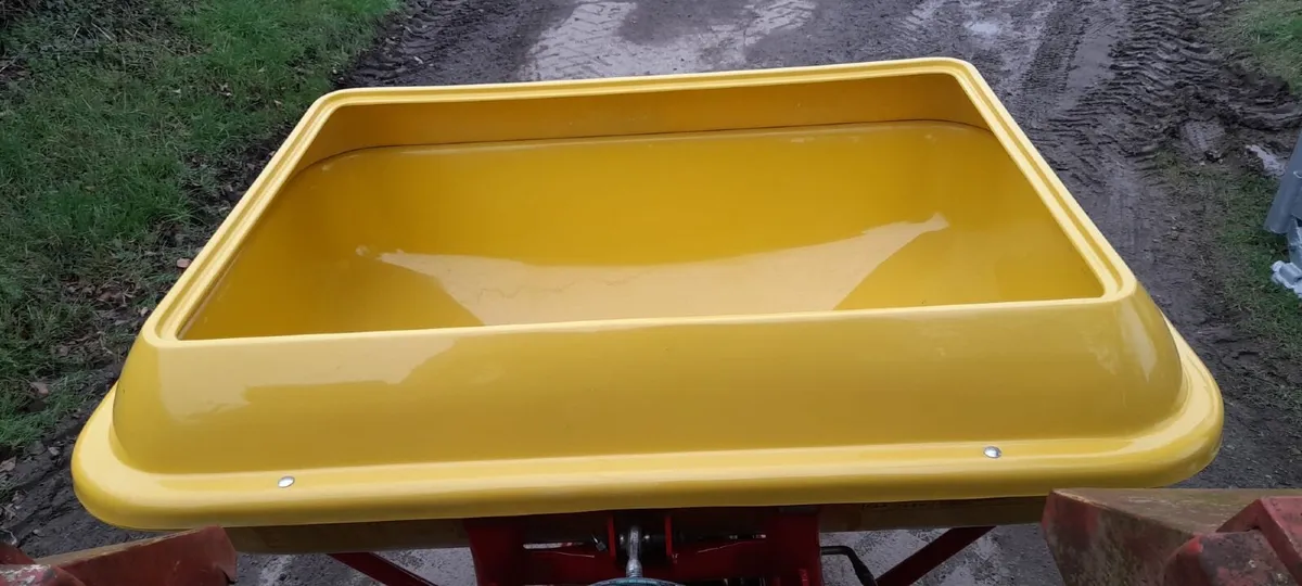 Fertiliser spreaders/ wagtail/ spinner - Image 4