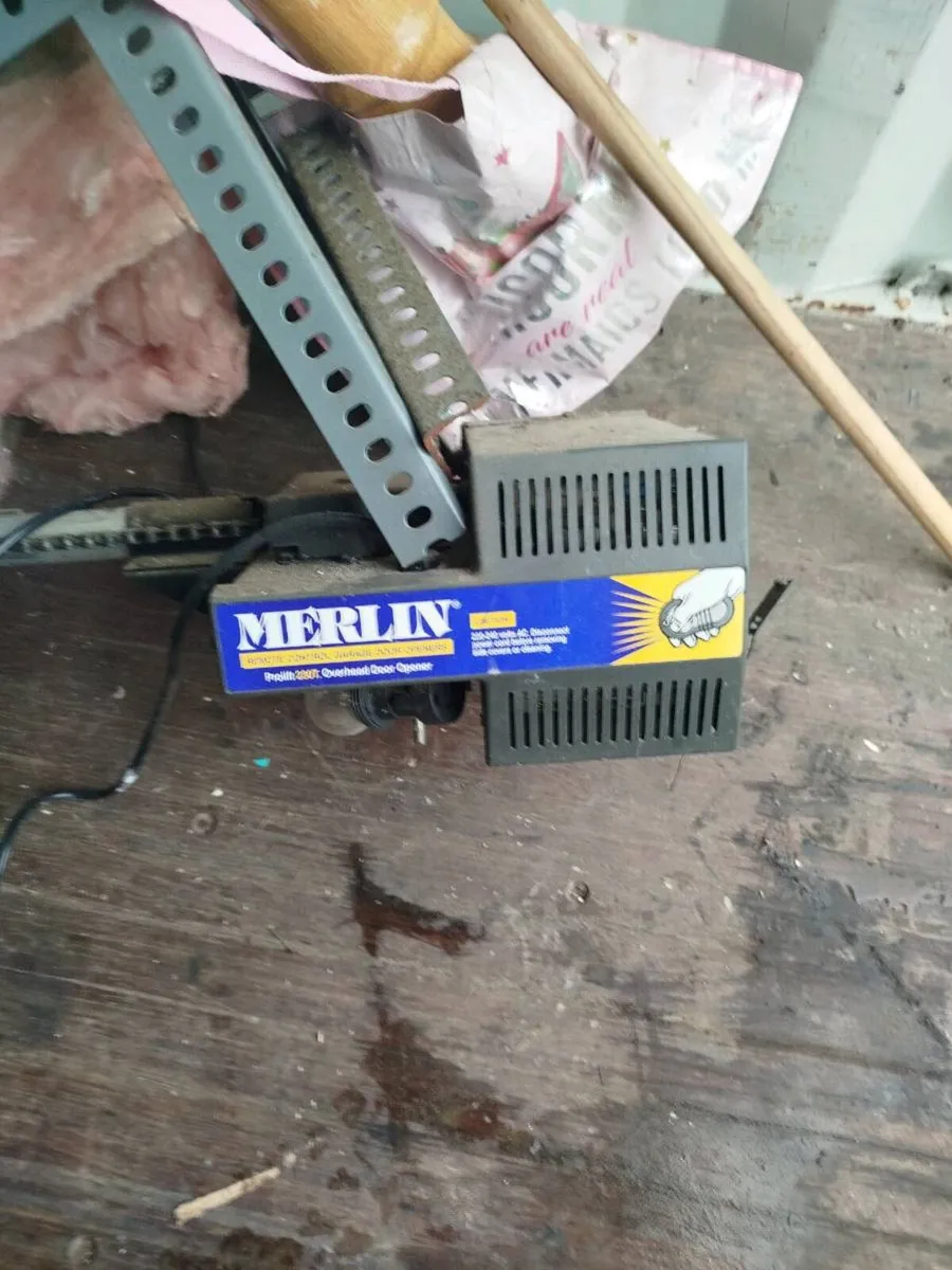 Garage door opener - Image 1