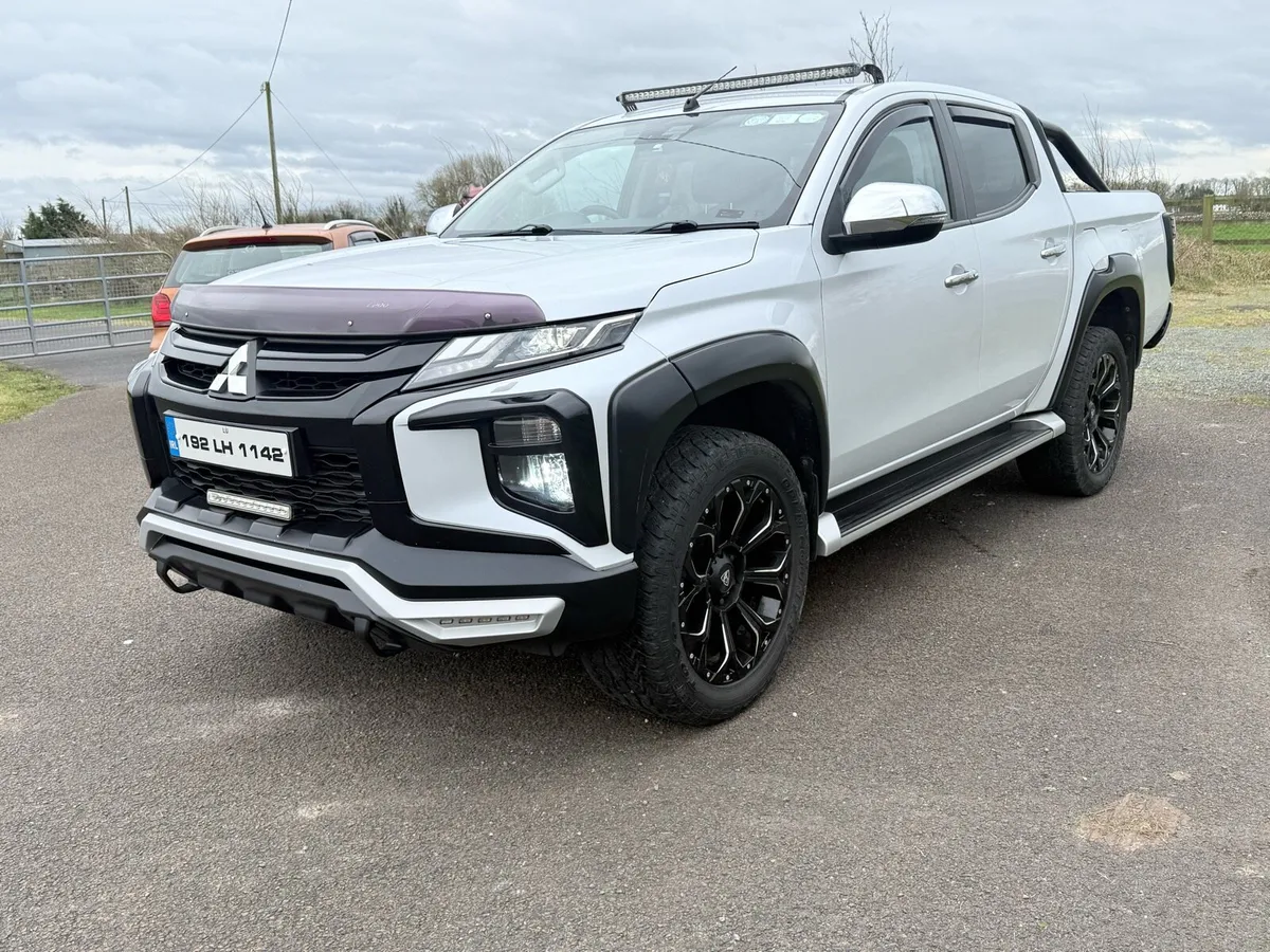 2019 Mitsubishi L200 Barbarian Low mileage - Image 4