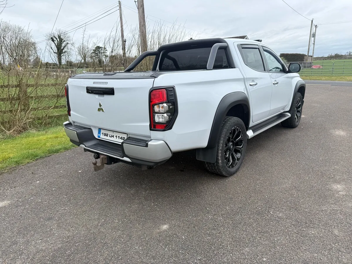2019 Mitsubishi L200 Barbarian Low mileage - Image 2