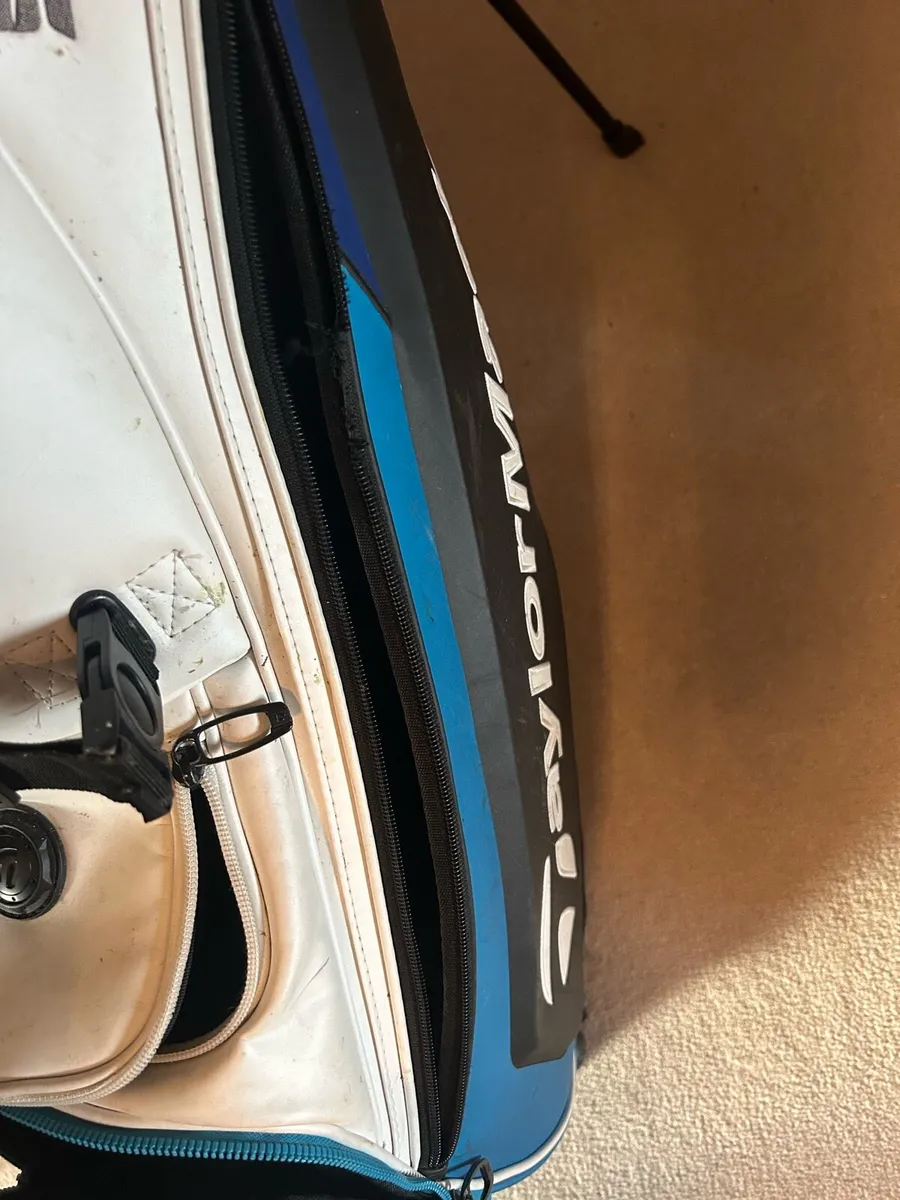 Taylormade Sim 2 Tour Stand Bag - Image 4