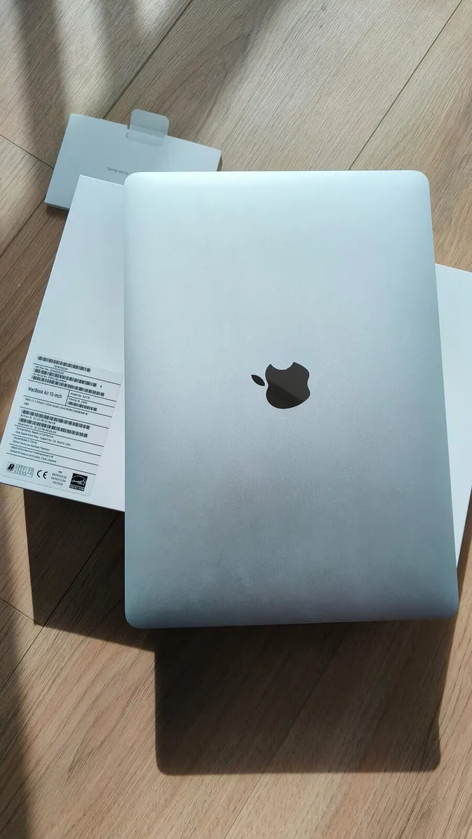 Apple Macbook Air 13 - Image 1